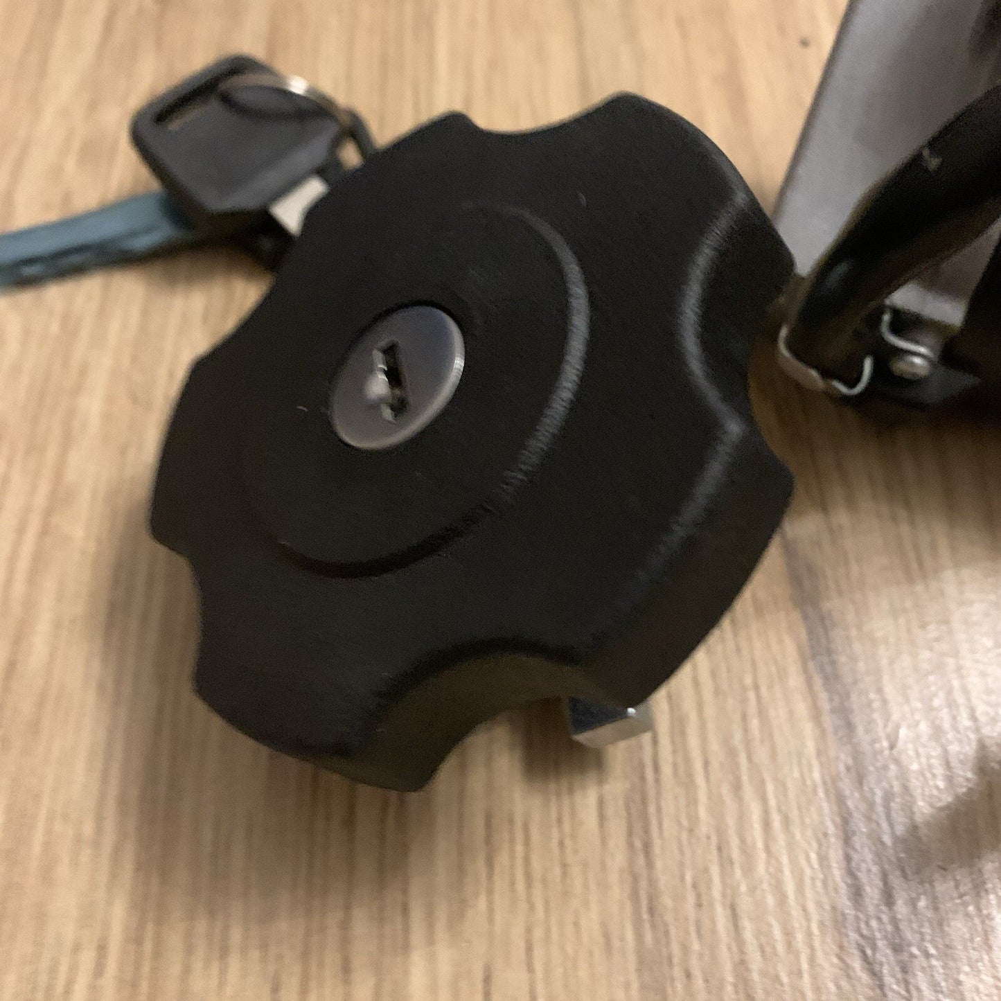 Ignition Barrel And Fuel Tank Cap With 2 Keys Lexmoto Adrenaline 125